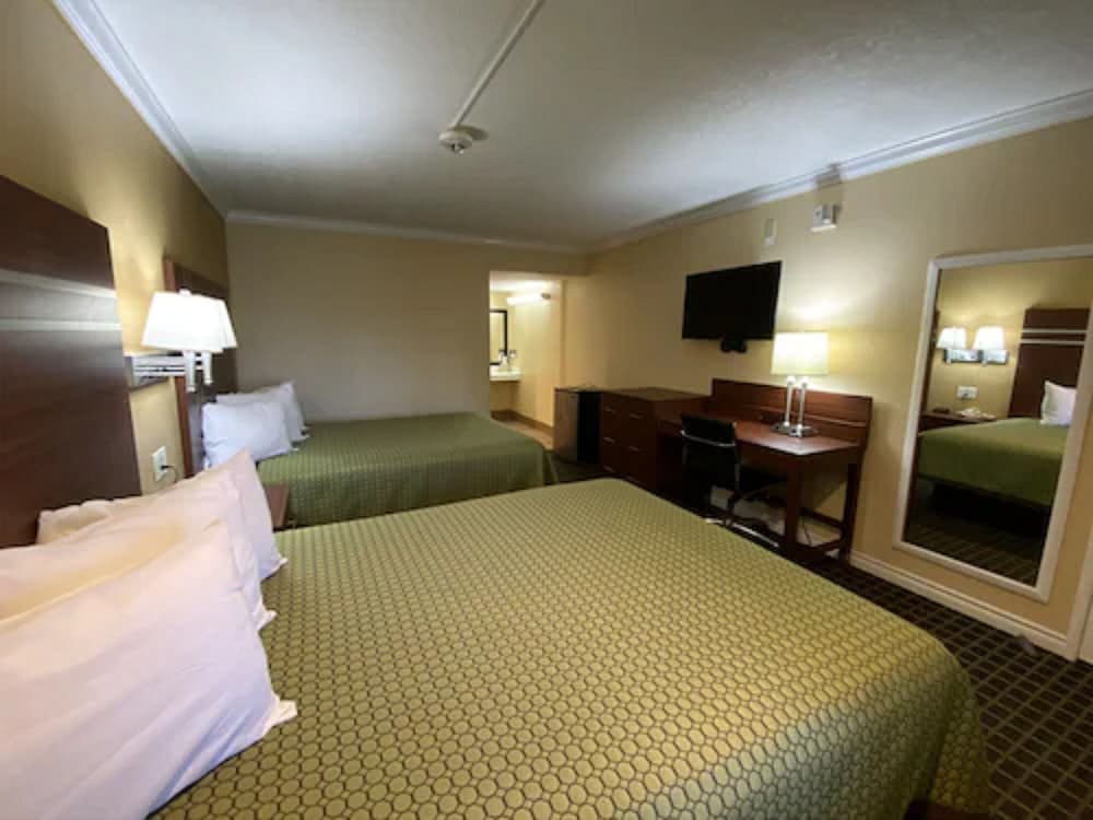 Americas Best Value Inn Azusa Pasadena 14/40