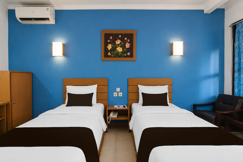 Townhouse Oak Hotel Lestari 9/11