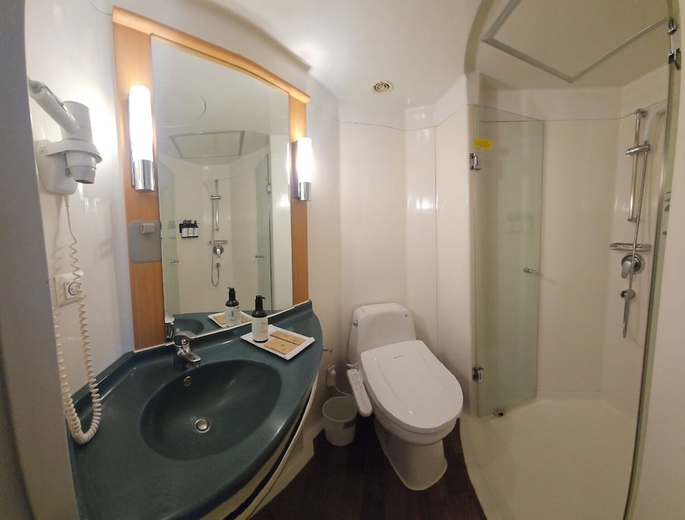 Ibis Styles Ambassador Seoul Gangnam 70/72