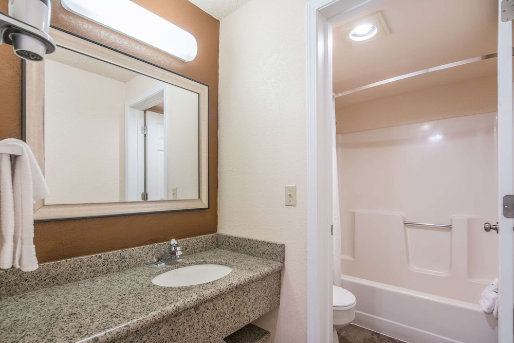 Quality Inn and Suites Downtown Walla Walla, WA 13/49