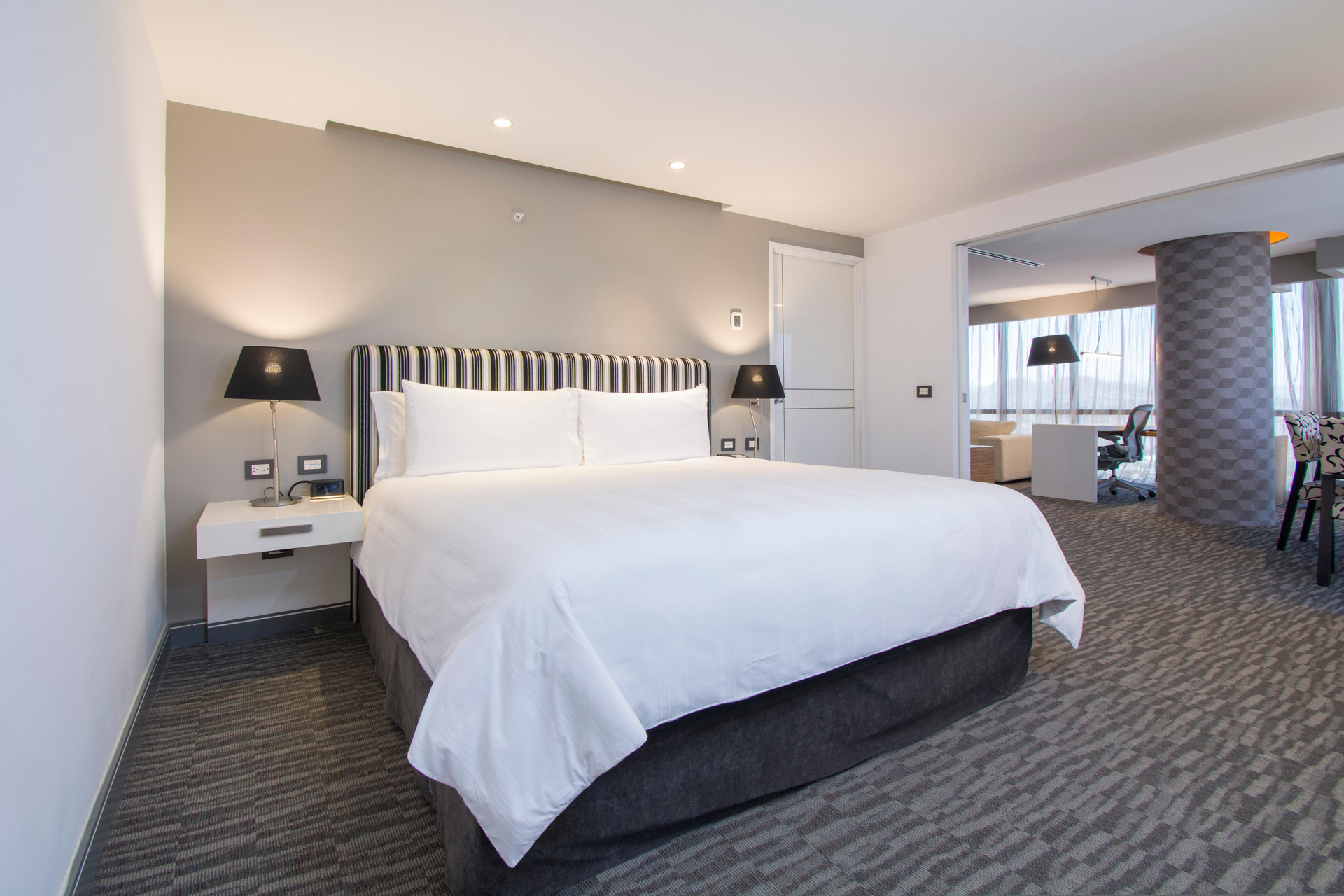 Suite, Street View