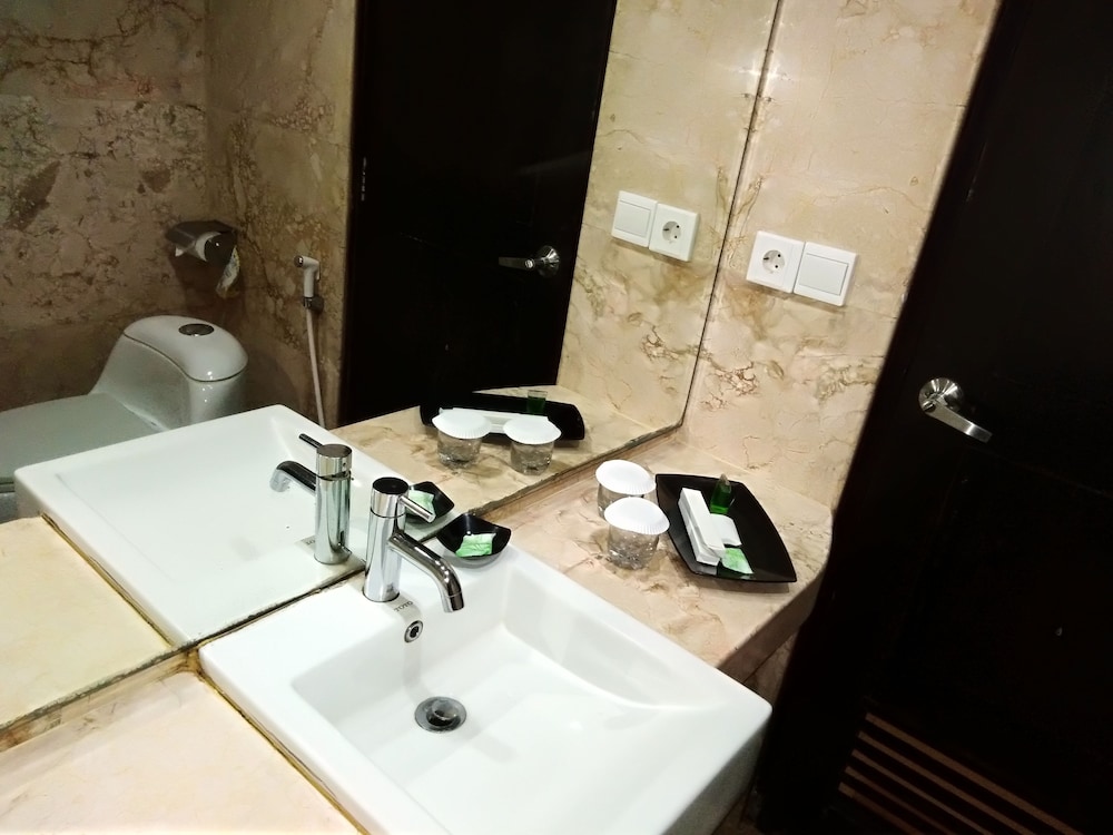 Zahra Syariah Hotel Kendari 18/59