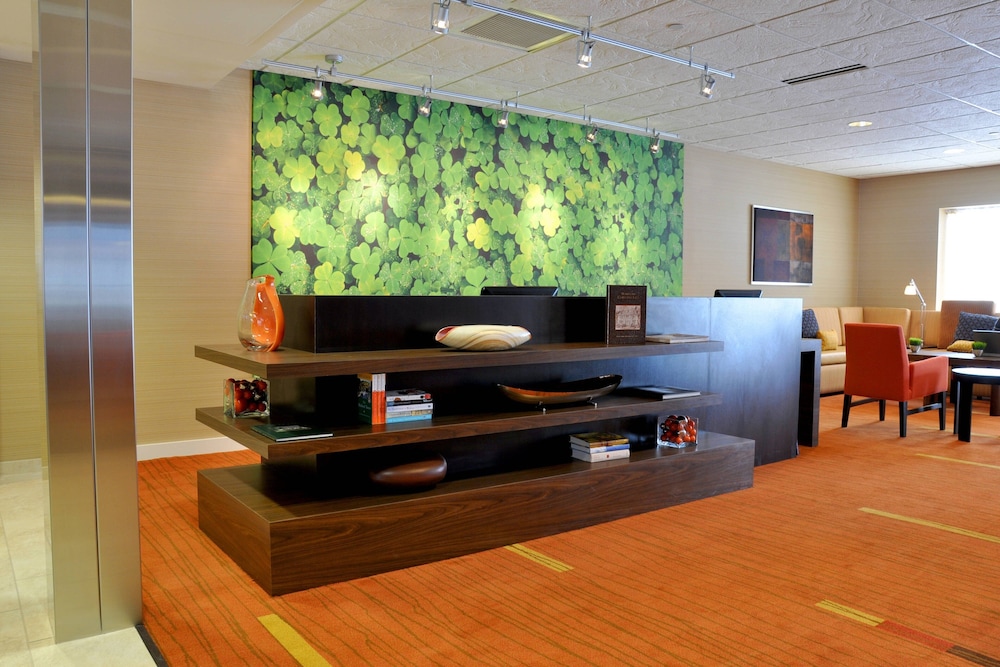 Courtyard By Marriott Wausau 8/44
