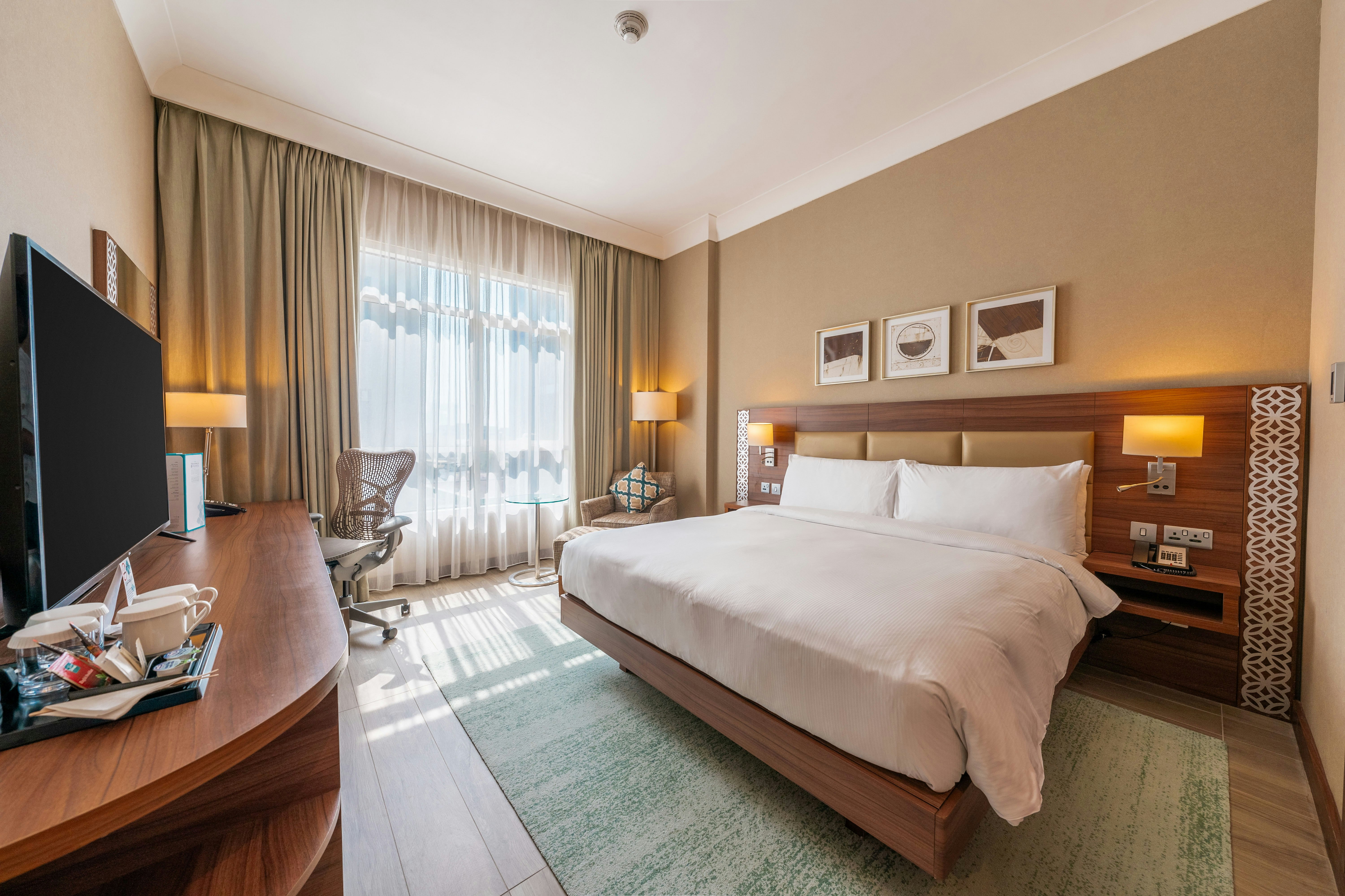 ROOM, KING BED