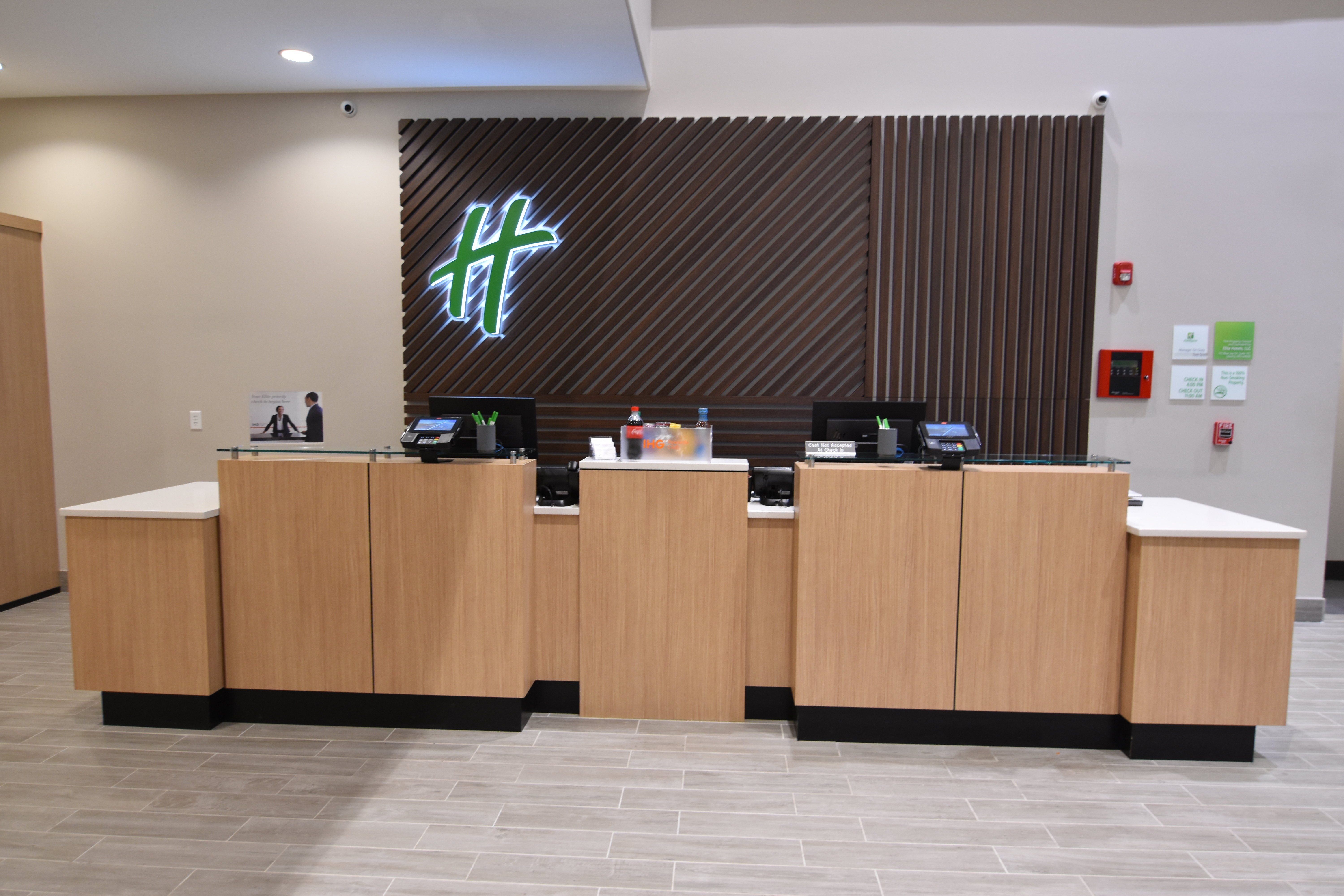 Holiday Inn Kansas City - Northeast 6/55