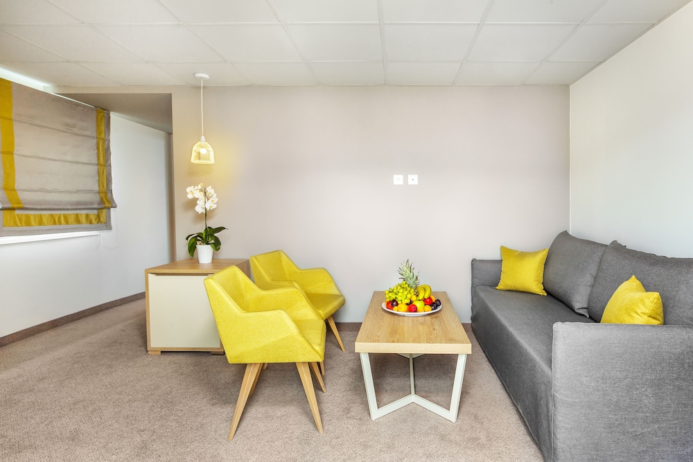Kriopigi Hotel 83/104