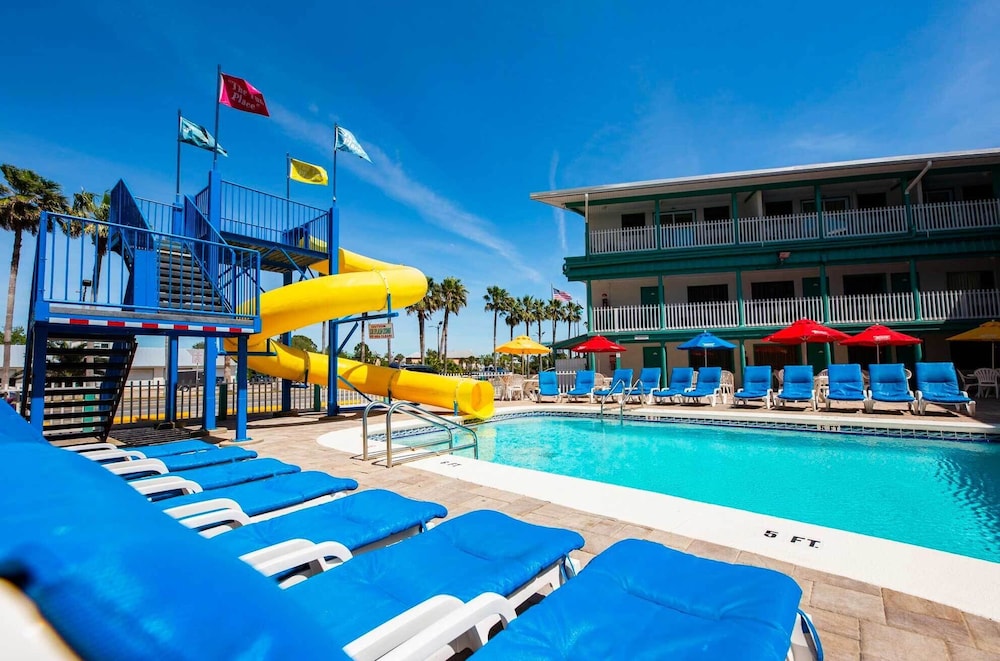 Sandpiper Beacon Beach Resort 37/50