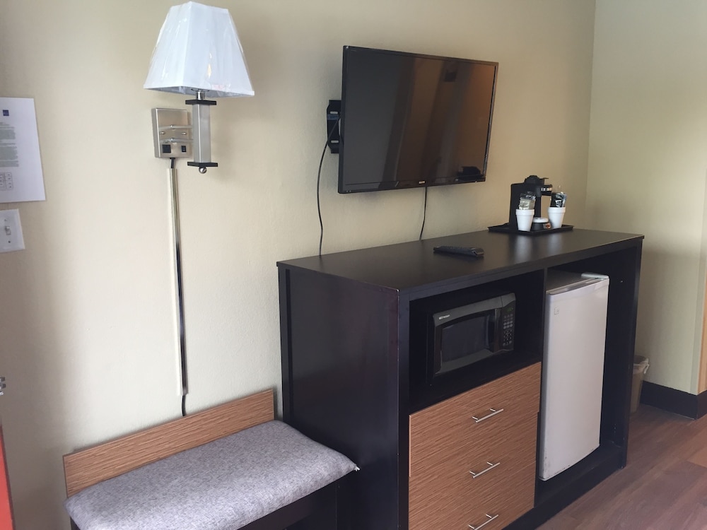 Blu Atlantic Oceanfront Hotel Suites 32/59