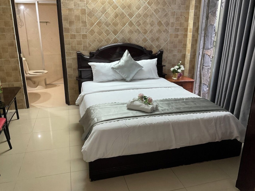 Minh Chau Hotel - Dien Bien Phu 8/35