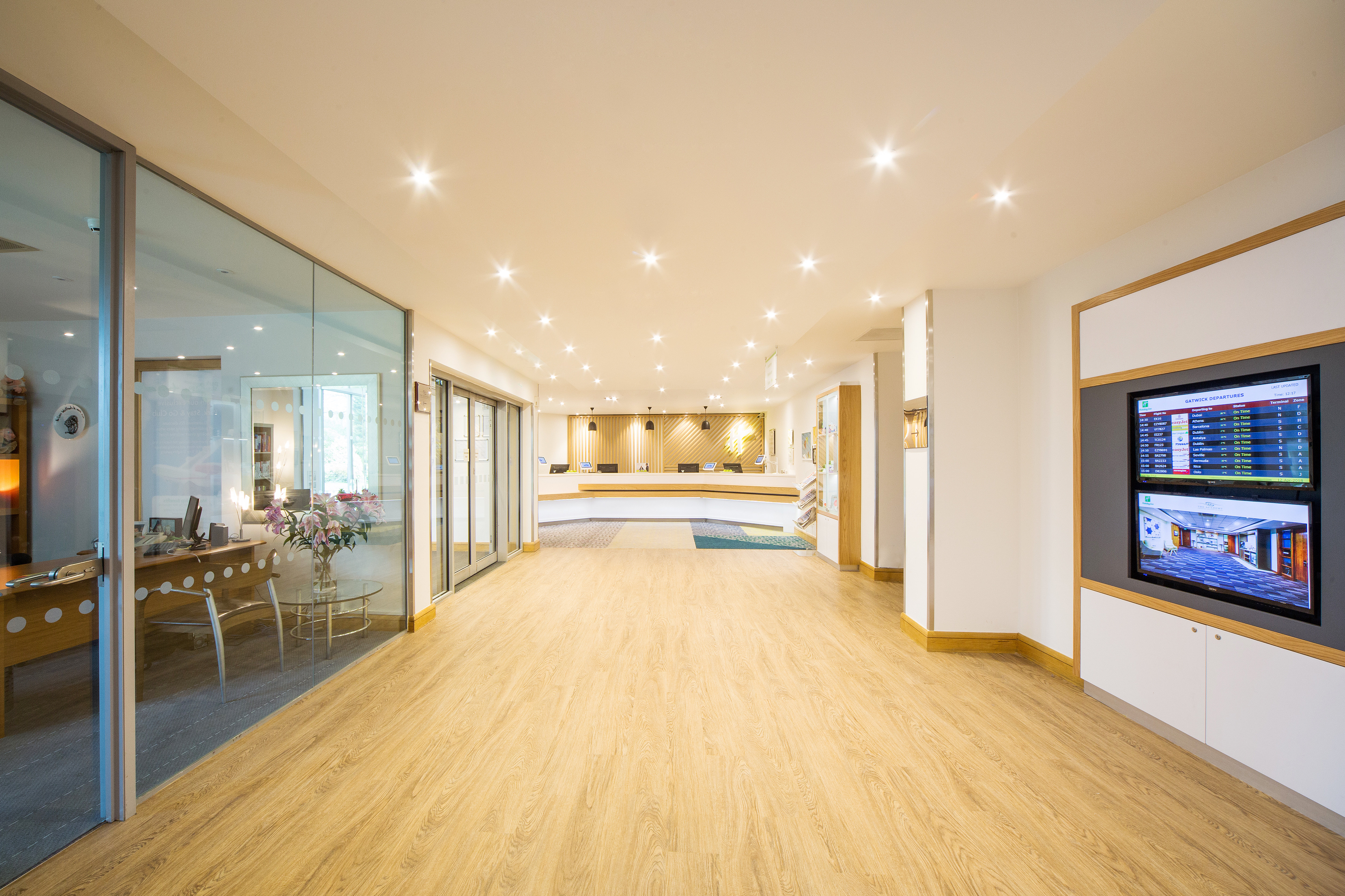 Holiday Inn Gatwick Airport 46/75