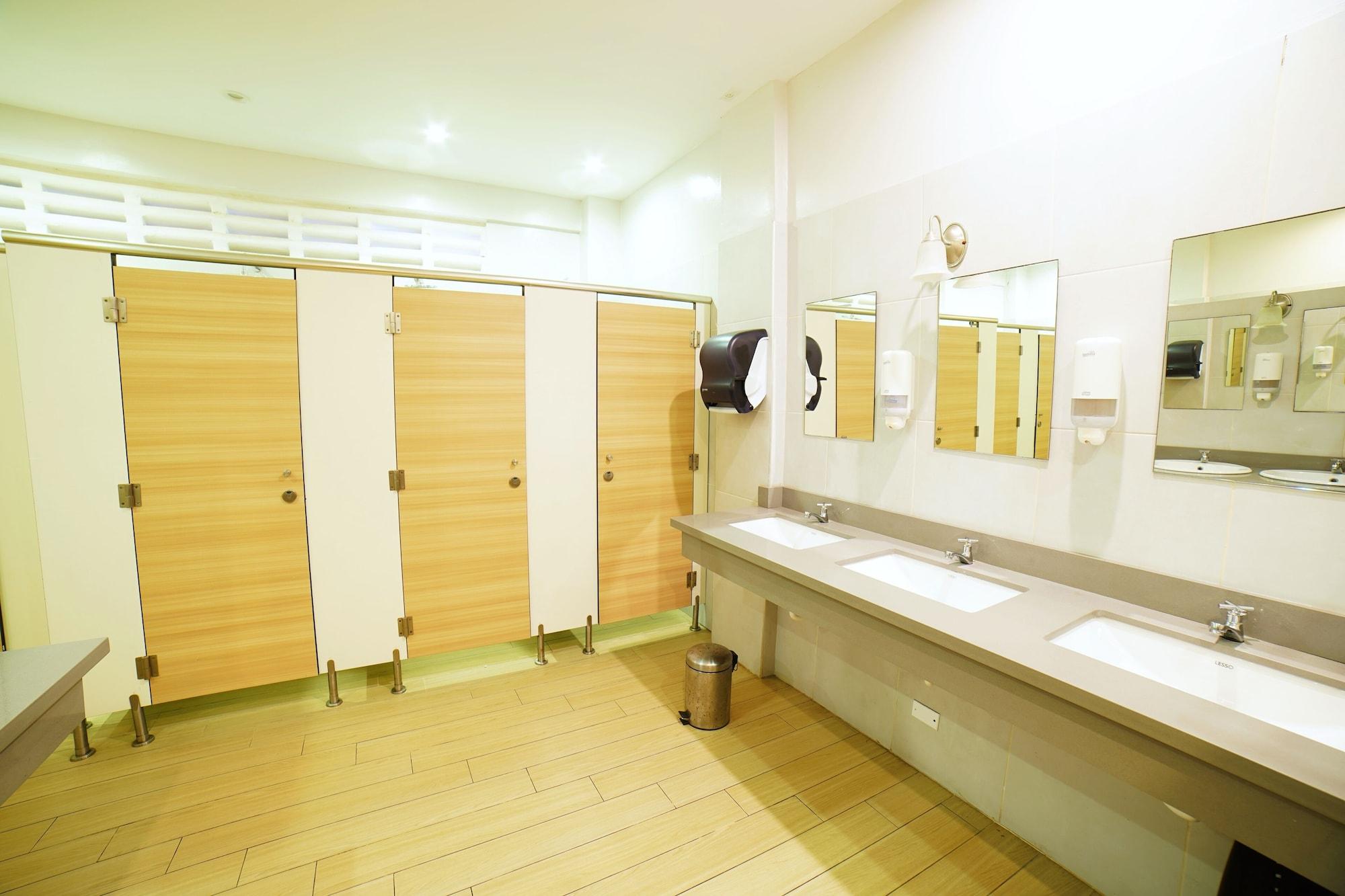 Mixed Dorm, Basic, Shared Bathroom