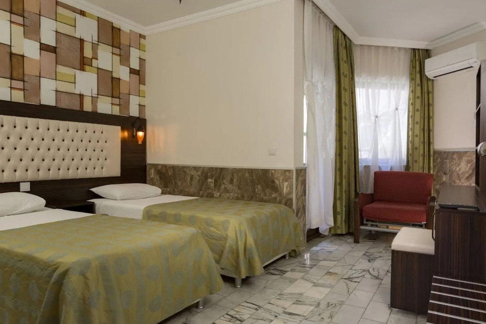 Club Akman Beach Hotel 10/50