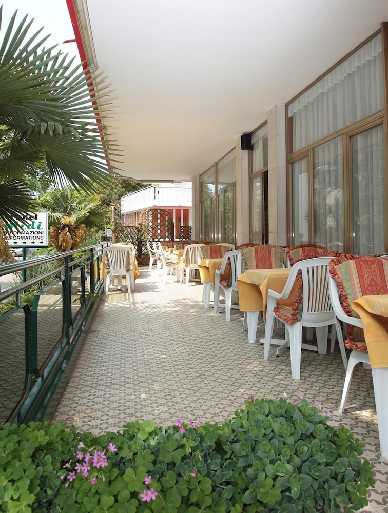 Hotel Midi 28/37
