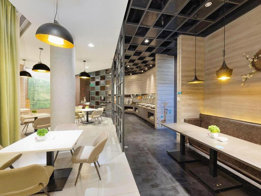 Jinjiang Inn Select (Tianjin Xiaobailou Metro Station) 40/54
