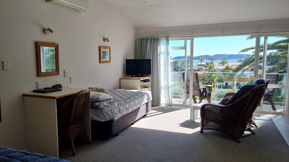 Admirals View Lodge 30/56