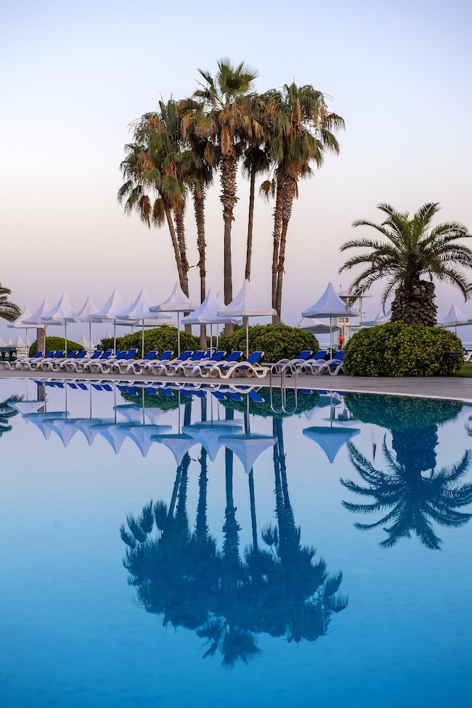 Turquoise Hotel 40/50