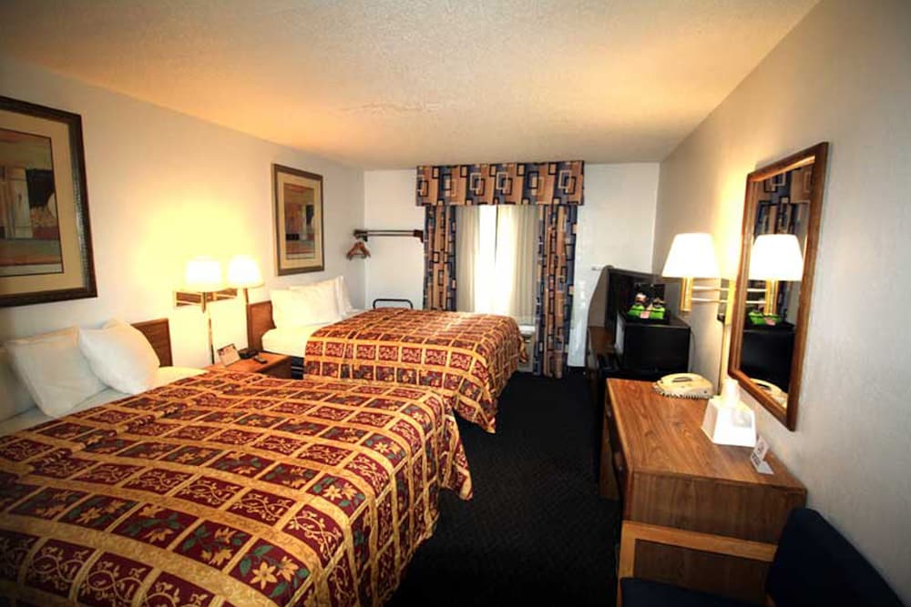 Norwood Inn Suites Roseville 12/30