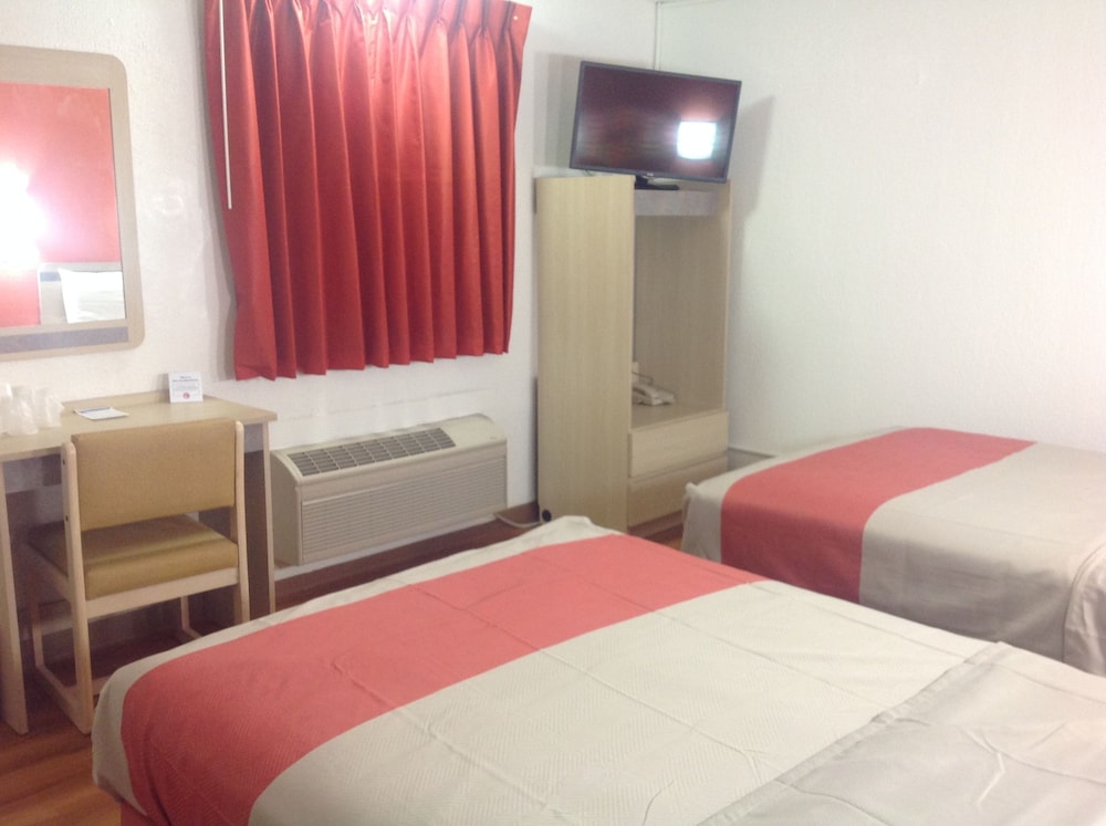 Motel6 North Ridgeville, OH - Cleveland Intl Airport - N Ridgeville 31/45