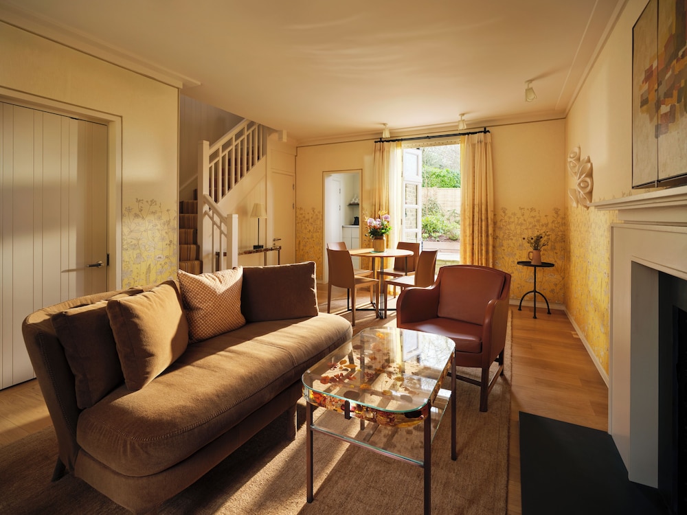 Coworth Park Dorchester Collection 46/77