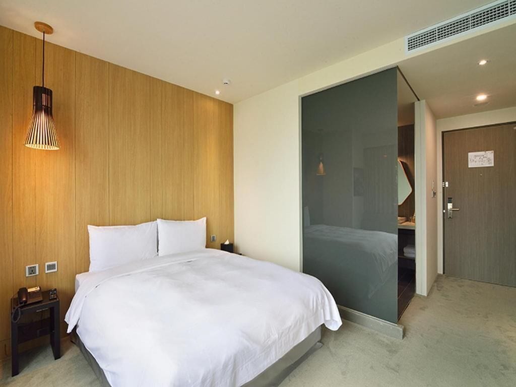 Standard, King Bed