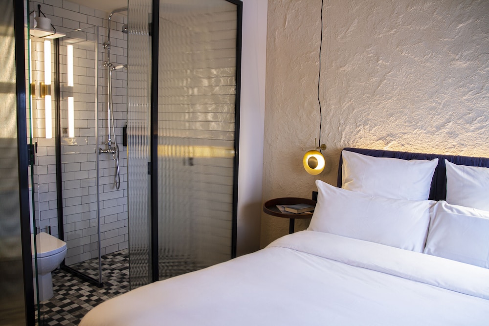 ECONOMY, DOUBLE BED