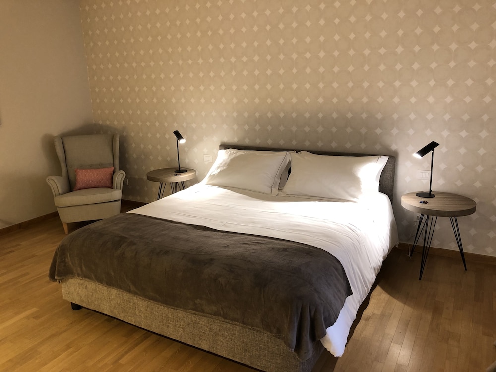 SUPERIOR, DOUBLE BED
