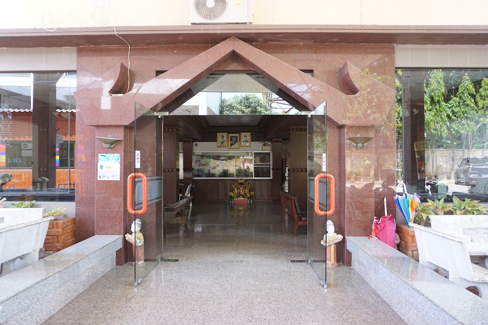 SRI CHUMPHON HOTEL 5/35