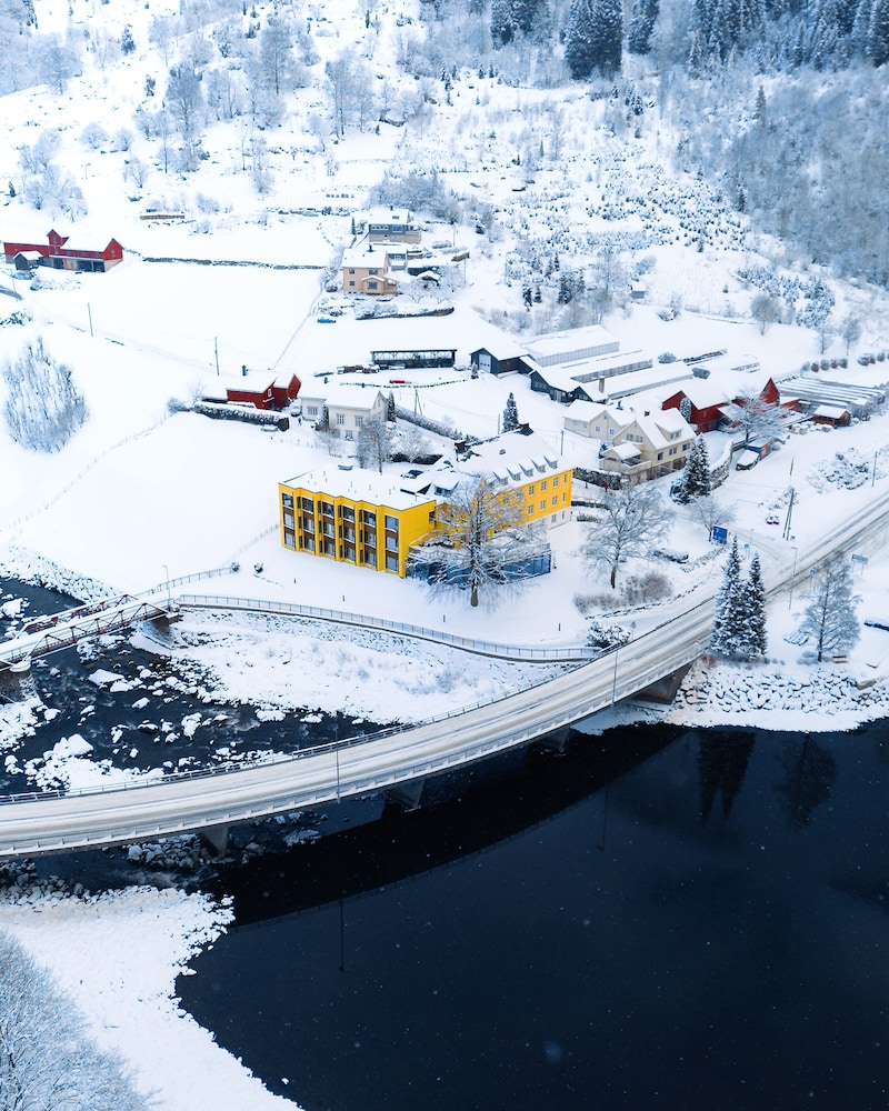 Trolltunga Hotel 33/43