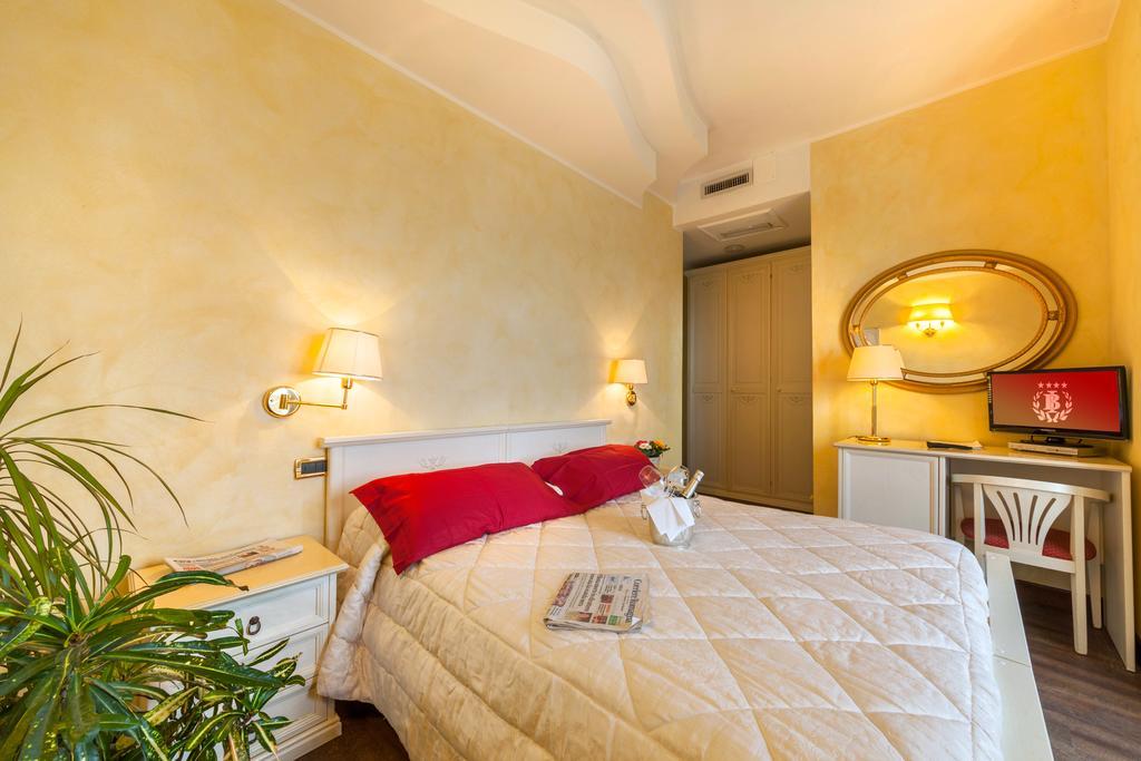 Standard, Double Bed