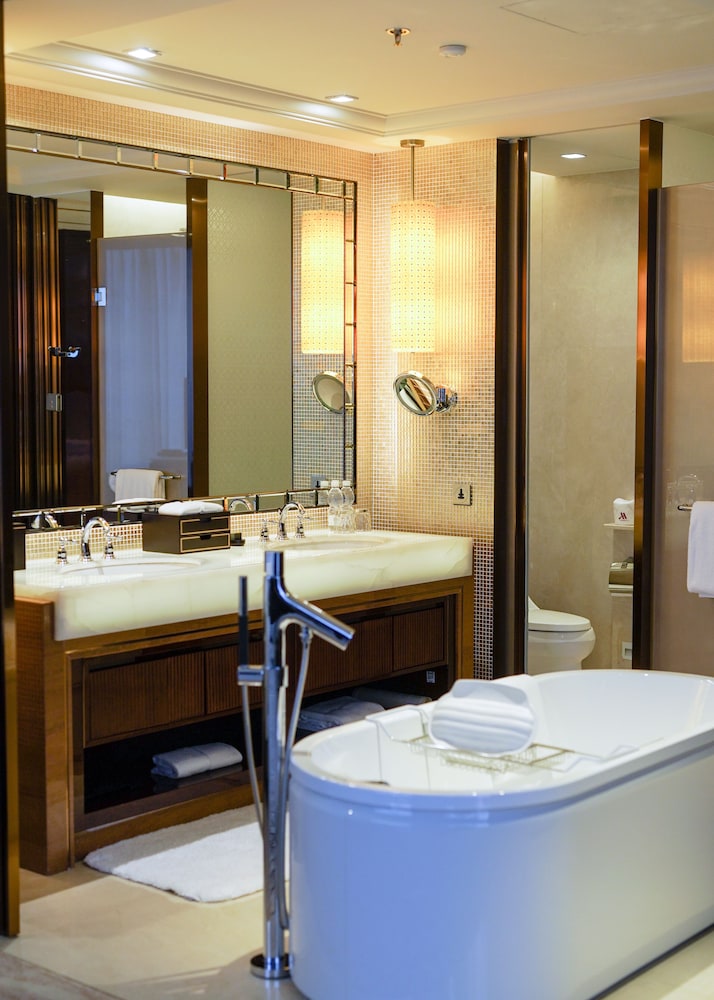 غرفة بسرير كينج بإطلالة للمدخنين، Marriott Yiwu Hotel 5/5