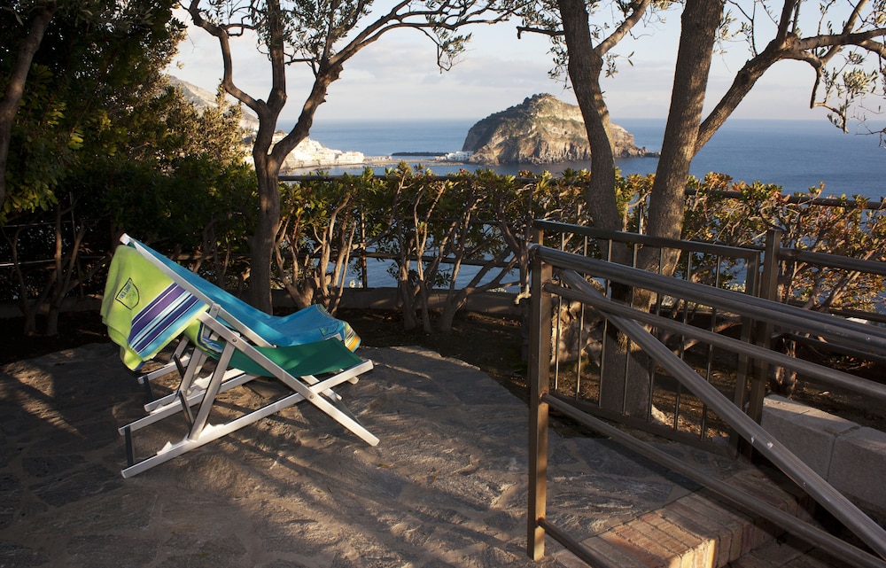 Punta Chiarito Resort 55/67