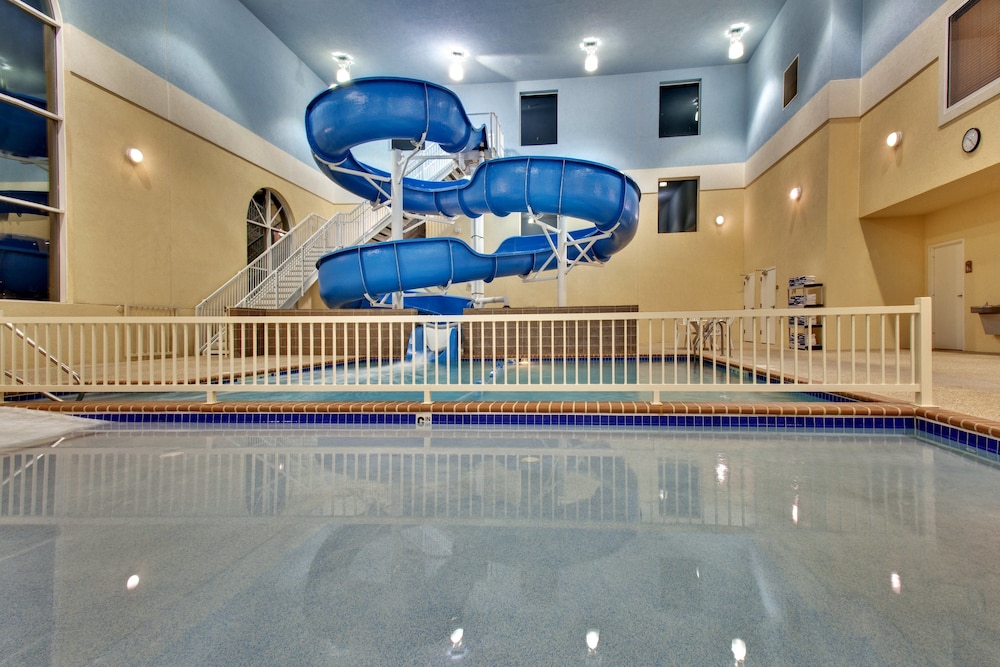 Holiday Inn Express Hotel And Suites Brookings 54/66