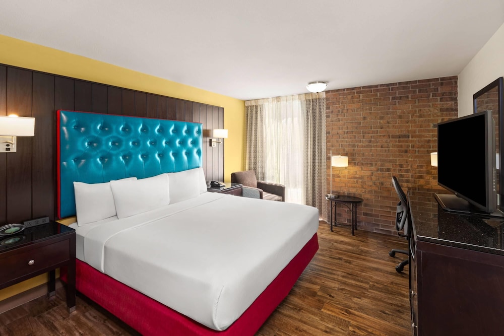 Heritage Inn Suites San Antonio Airpt, Trademark by Wyndham 18/60