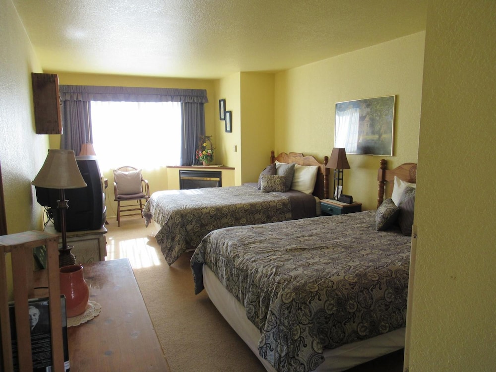 Gualala Country Inn 12/45