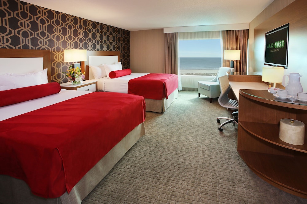 HAVANA, DELUXE, 2 QUEEN BEDS