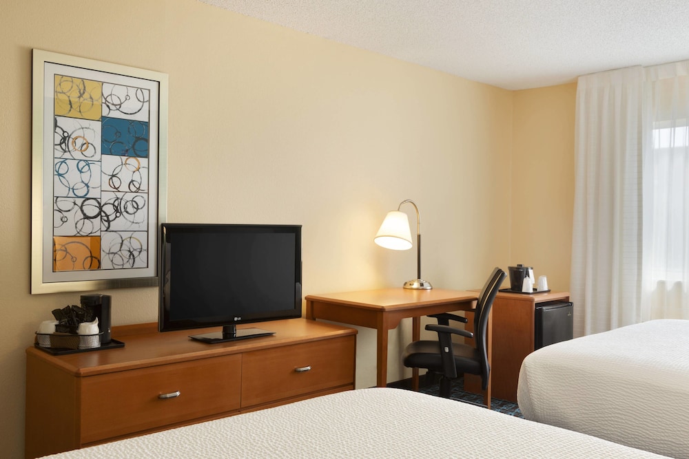 Fairfield Inn & Suites Dallas Plano 12/34