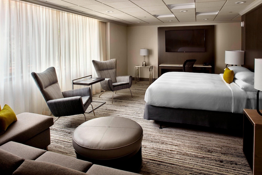 Cincinnati Marriott North 9/36