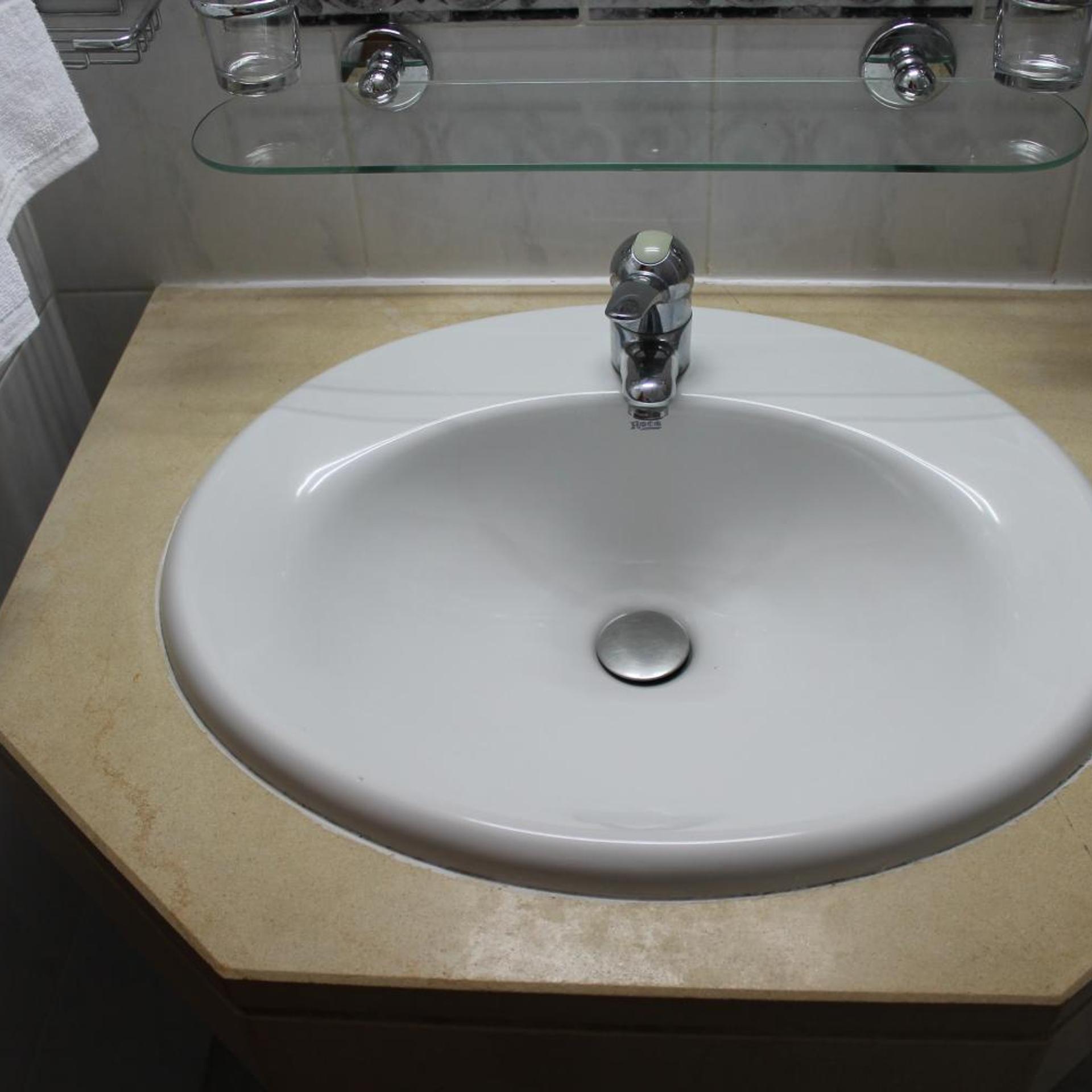 غرفة ثلاثية بحمام خاص، Real Caparica Hotel 5/6