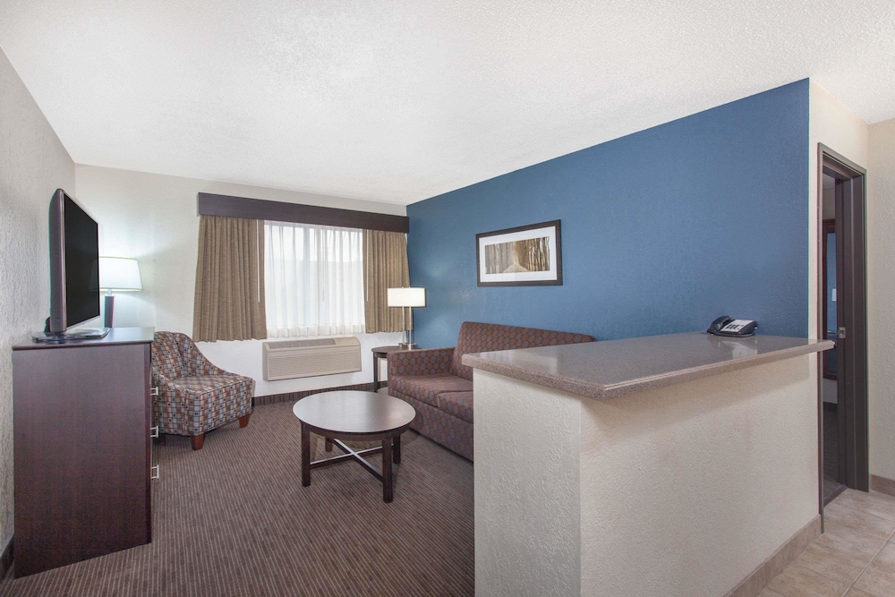 AmericInn by Wyndham Mankato Event Center 30/55