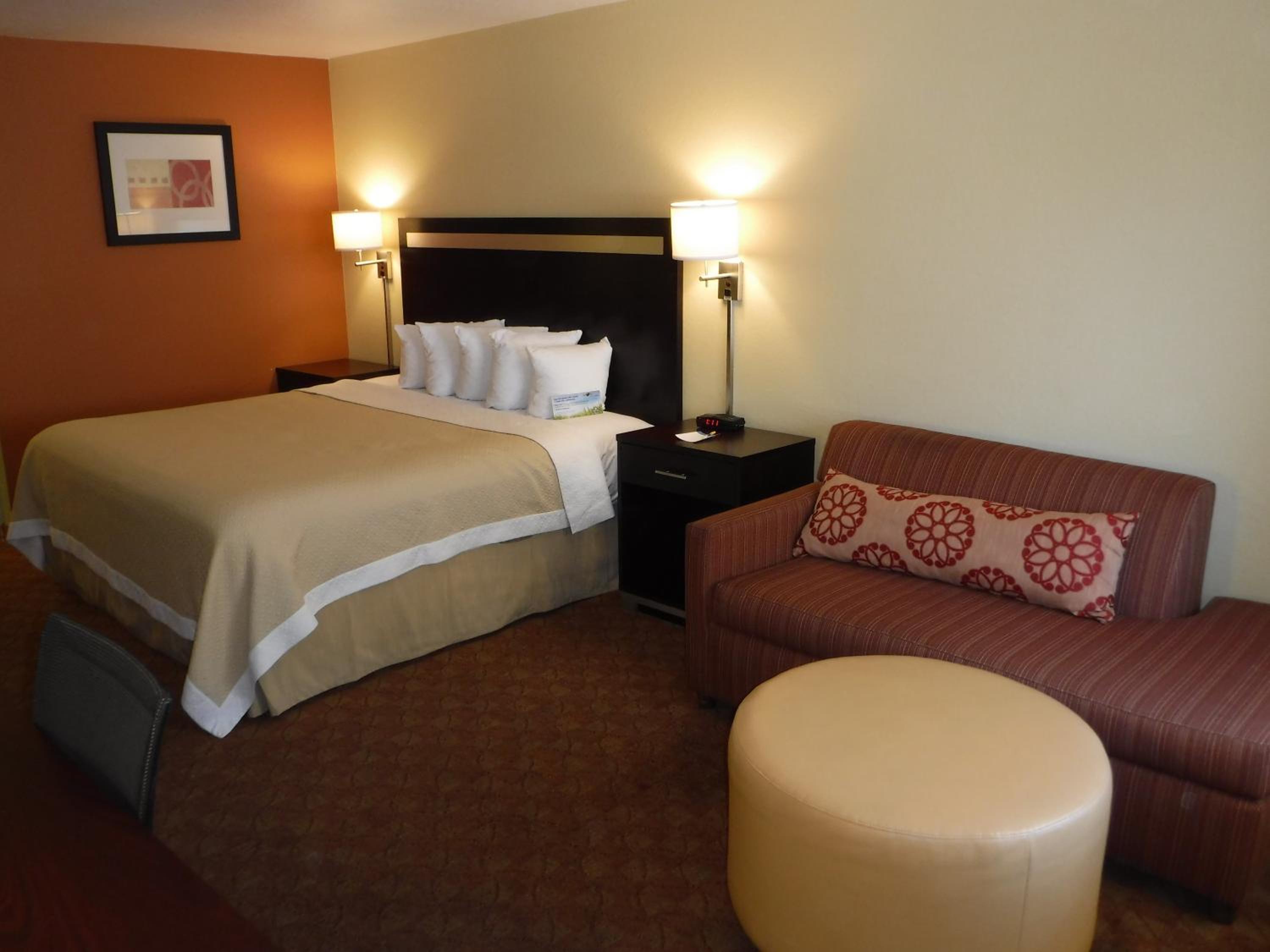 Deluxe, Queen Bed, Accessible