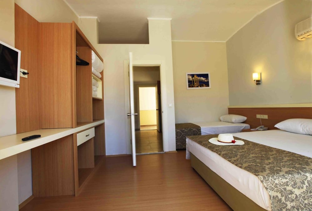 Sun City Apartments 16/42