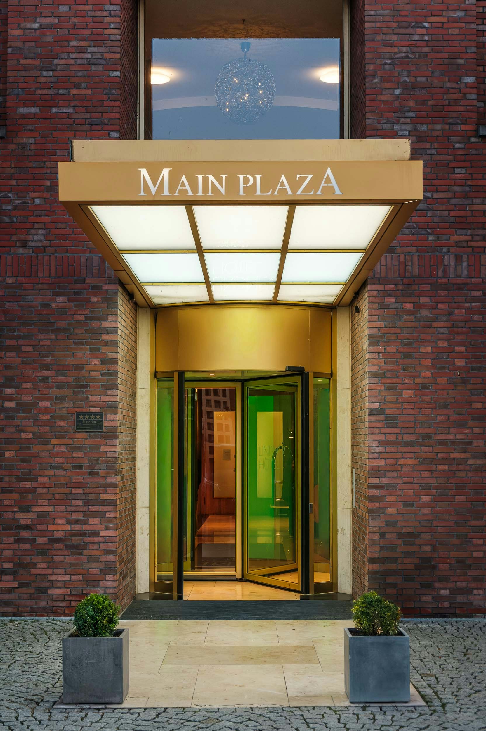 Main Plaza Suite Tower, WorldHotels Elite 2/14