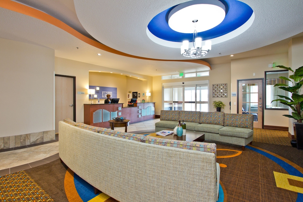 Holiday Inn Express Hotel Suites Denver East Peoria Street 42/59