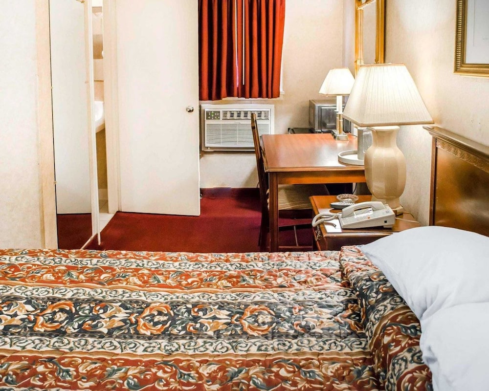 Rodeway Inn Dillsburg, PA 31/45