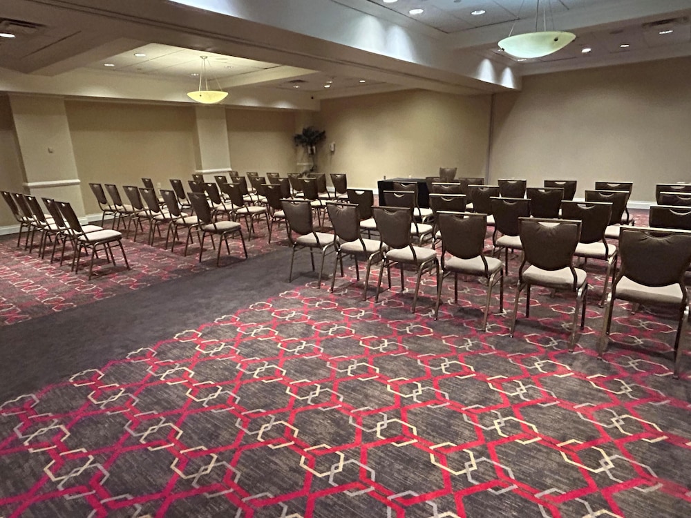 Best Western Premier Plainview-Long Island Hotel 41/52