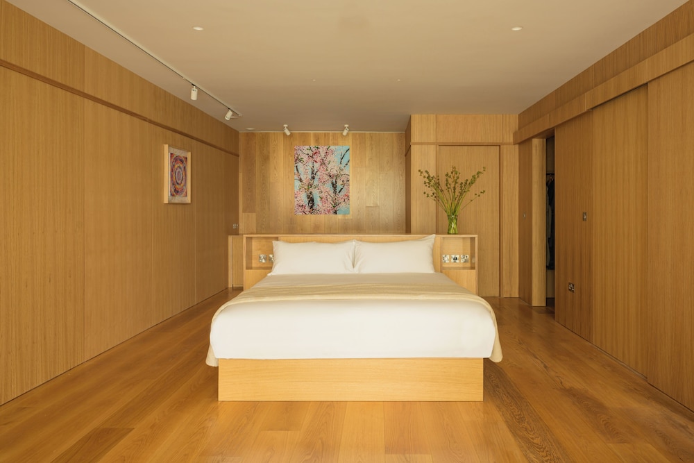 Landscape, Suite, King Bed, Sofa