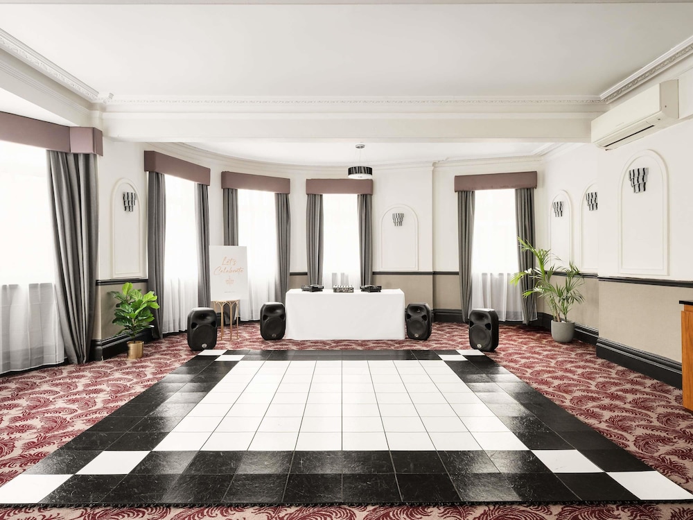 Mercure Doncaster Centre Danum Hotel 11/50