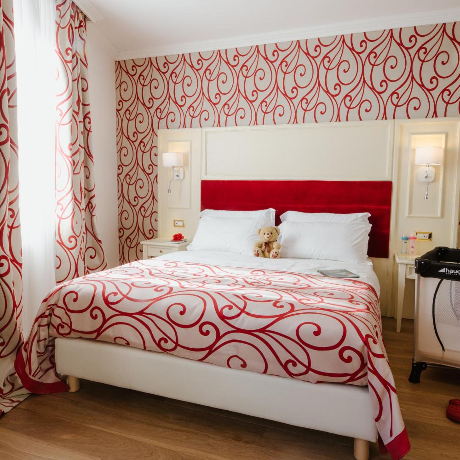 SUPERIOR, DOUBLE BED