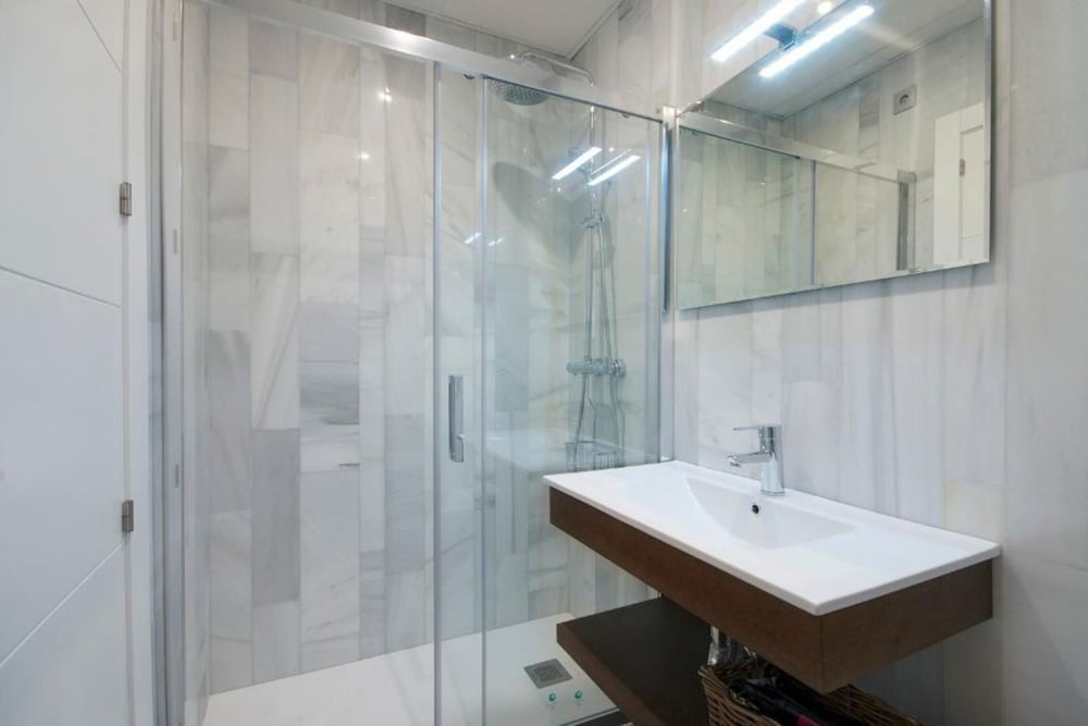 Habitat Suites Gran Via 17 64/65