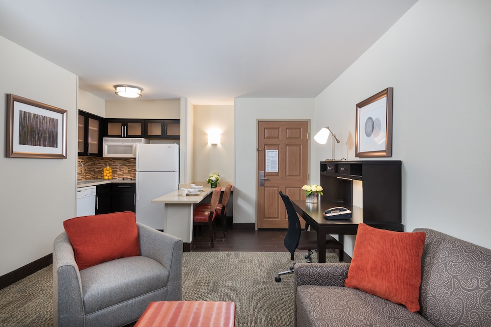 STAYBRIDGE SUITES CHANTILLY - DULLES AIRPORT 39/73